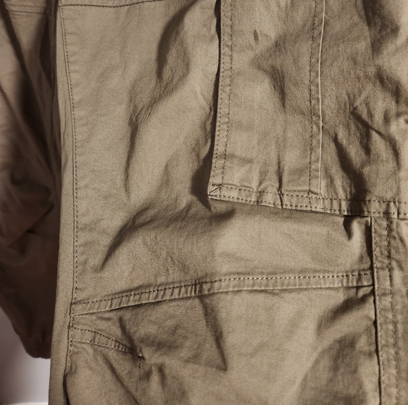 H&M Easy cargo joggers olive green - Picture 3 of 5